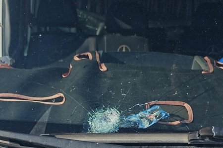 مستعمرون يهاجمون مركبات المواطنين شمال أريحا