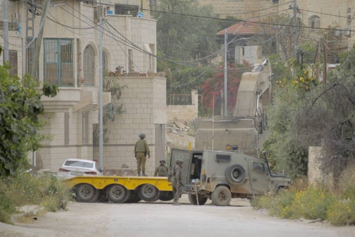 الاحتلال يواصل عدوانه على مدينة طولكرم ومخيميها لليوم الـ 89 على التوالي