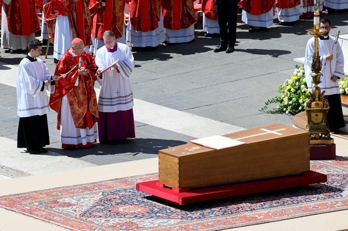 العالم يودع البابا فرنسيس في جنازة مهيبة