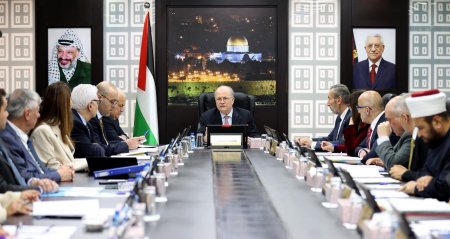 مجلس الوزراء يطالب بمزيد من الإجراءات الدولية الرادعة لوقف هجمات المستعمرين الإرهابية