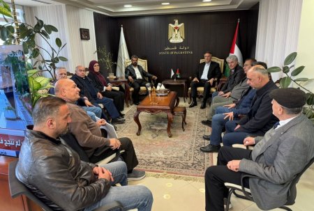 مؤسسات الأسرى والقوى الوطنية تلتقي الوزير عساف لتنسيق التغطية الإعلامية ليوم الأسير الفلسطيني