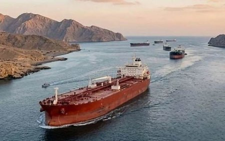 واشنطن تدرس اتفاقا جزئيا لإعادة فتح مضيق هرمز