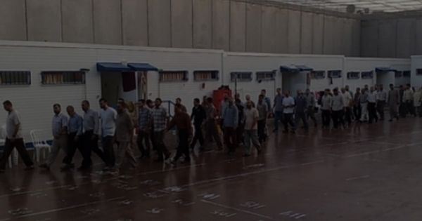 50 أسيرا قياديا من مختلف الفصائل ينضمون للإضراب غدا