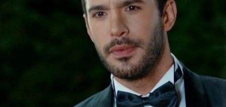 صورة/ بعد تيم حسن.. مفاجأة من "عمر" التركي لن تروق معجباته!