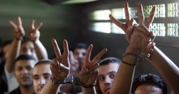 ماذا يعني توقف الأسرى عن شرب الماء؟