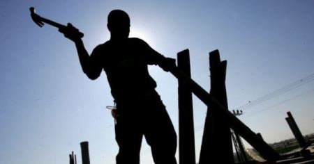  نقابات العمال تستنكر ما اعلنته وزارة مالية الاحتلال عن نيتها تطوير الحواجز بالضفة بأموال العمال