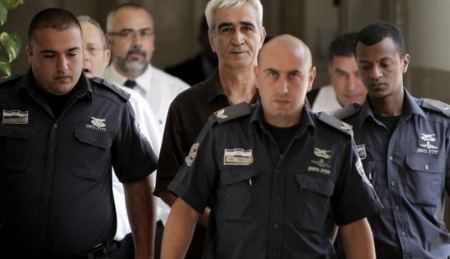 الأسرى يرفعون سقف مطالبهم