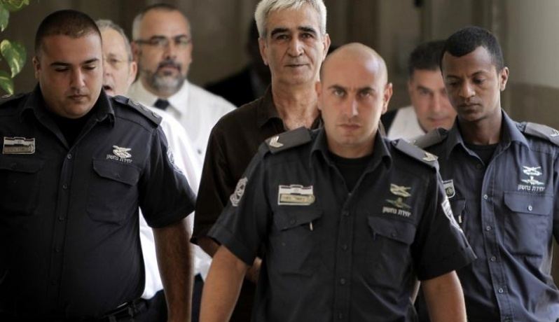 الأسرى يرفعون سقف مطالبهم