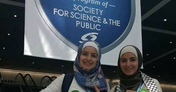 فريق طلابي فلسطيني يحصد جائزتين عالميتين