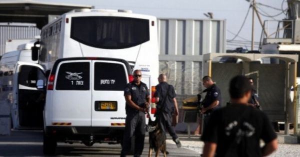 نقل عدد من الاسرى المضربين الى المشافي