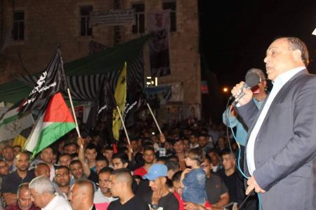  المحافظ يعزي باستشهاد الاسير المحرر مازن المغربي و يطمئن على الاسرى المضربين في خيمة الاعتصام في جنين 