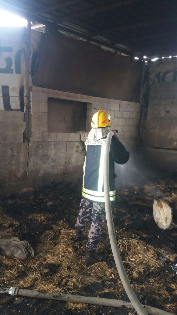 السيطرة على حريق مخزن اسفل بناية سكنية في عرابه بجنين