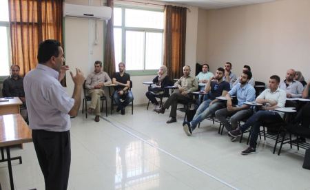  الجامعة العربية الامريكية تنظم لقاءا تعريفيا بمنح سلطة المياه المقدمة لطلبة الدراسات العليا