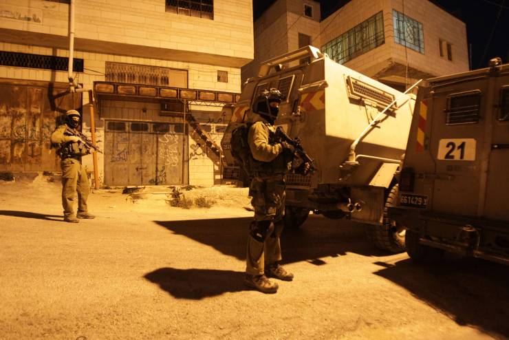 الشاباك: تفكيك خلية أسسها عناصر أمن فلسطينيين