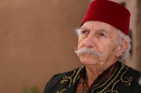 الموت يُفجع الفنانة نادين تحسين بك 