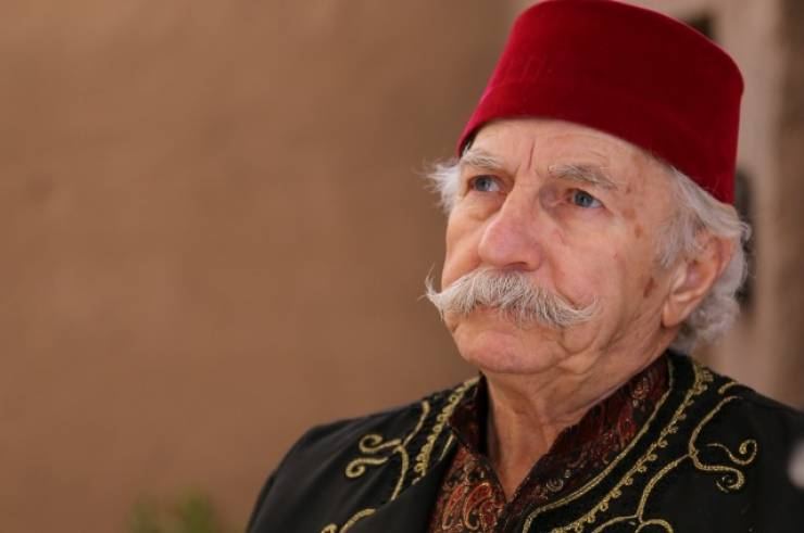 الموت يُفجع الفنانة نادين تحسين بك 