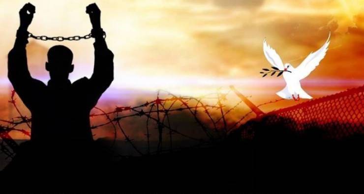 ناشطون فرنسيون يضربون عن الطعام تضامنا مع الأسرى