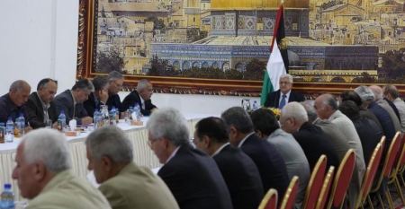 القيادة تبحث مساءً الرد على نقل السفارة