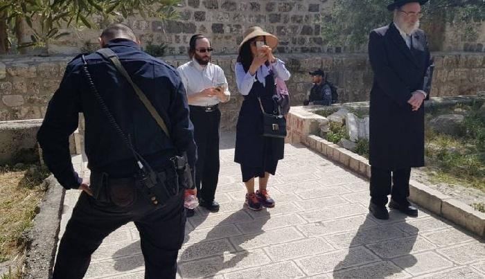 الاحتلال يسمح للمستوطنات باقتحام الأقصى بفستان احتفال