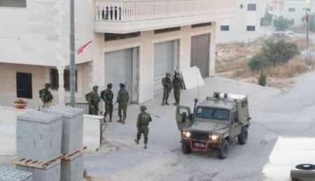 الاحتلال يحاصر بناية سكنية بالقدس تمهيدا لهدمها