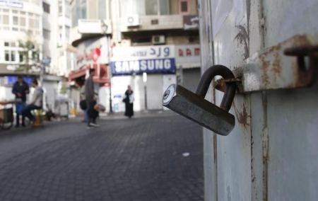 الاضراب يشل كافة مناحي الحياة