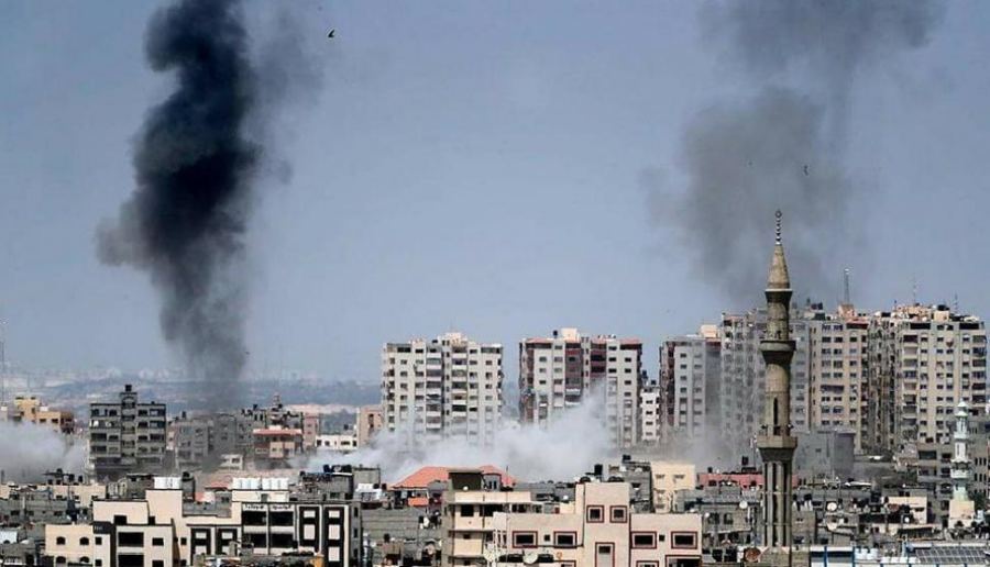 تعرض مدرسة للقصف في غزة خلال تقديم امتحانات