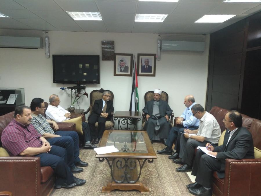 عيس يلتقي وفداً من البنك الإسلامي للتنمية والـ undp