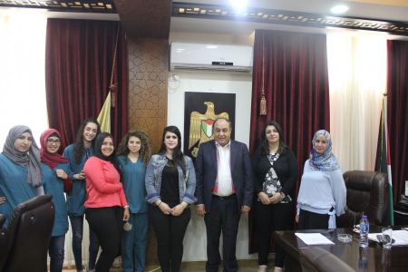  طالبات العلاج الوظيفي تشكر تلتقي محافظ رمضان وتشكره على تقديم التسهيلات لتنفيذ البرنامج التطبيقي لحالات ذوي الإعاقة