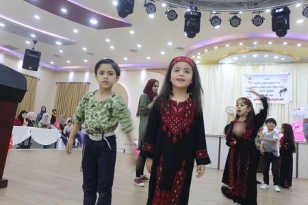 "طوباس الخيرية" تخرج فوج روضتها الخامس والأربعين