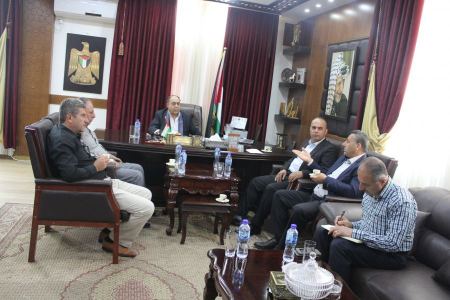  " محافظ جنين يطلع على جاهزية وزارة التربية والتعليم لعقد امتحان الثانوية العامة " إنجاز "