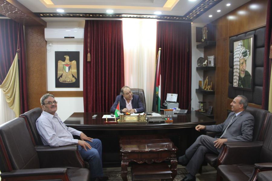  محافظ جنين يستقبل مدير زراعة جنين الجديد المهندس حماد