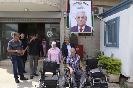 قلقيلية : مكرمة رئاسية لذوي الاحتياجات الخاصة