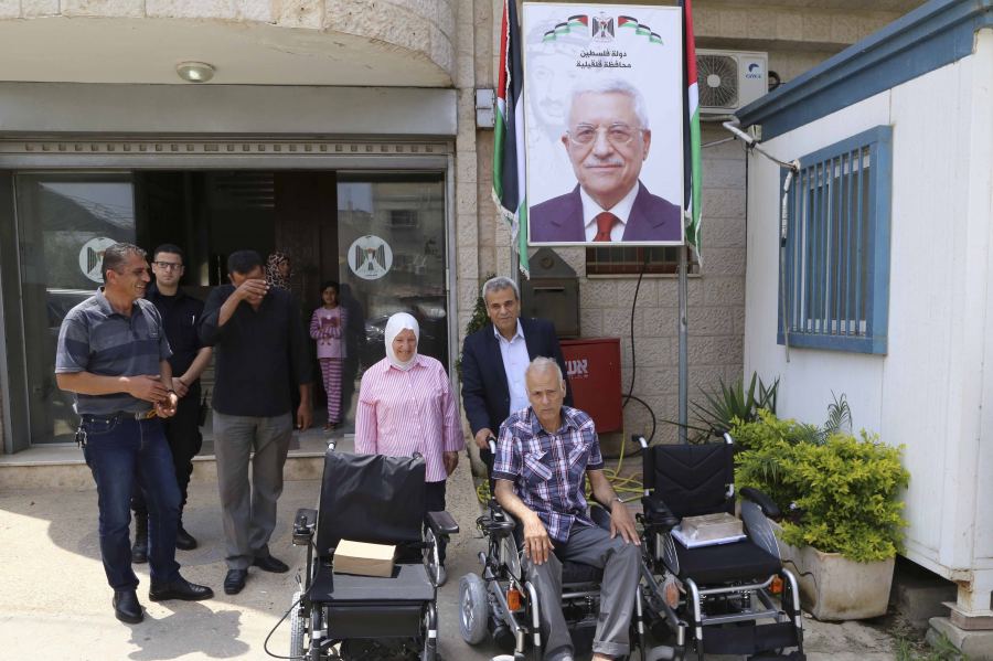 قلقيلية : مكرمة رئاسية لذوي الاحتياجات الخاصة