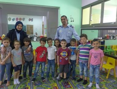 الشرطة تنظم يوم تعايش لاطفال روضة جنين الحكومية