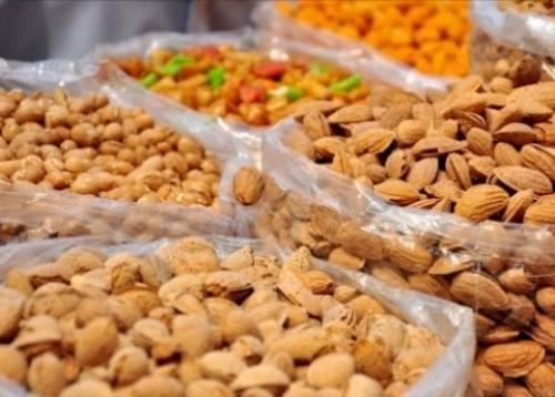 اتلاف أطنان من المكسرات منتهية الصلاحية في رام الله