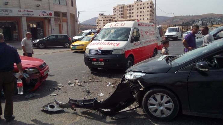 حادث سير يوقع 10 اصابات
