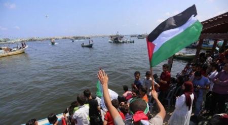 بحرية الاحتلال تقتحم سفينة الحرية وتعتقل مَن على متنها