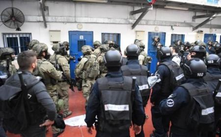 الأسرى يهددون بالتصعيد في سجن 'ريمون