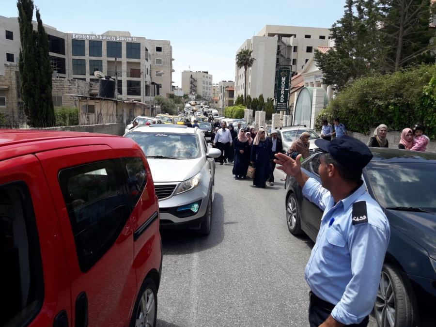 شرطة بيت لحم تؤمن دخول المواطنين للصلاة بالجمعة الاولى في القدس الشريف