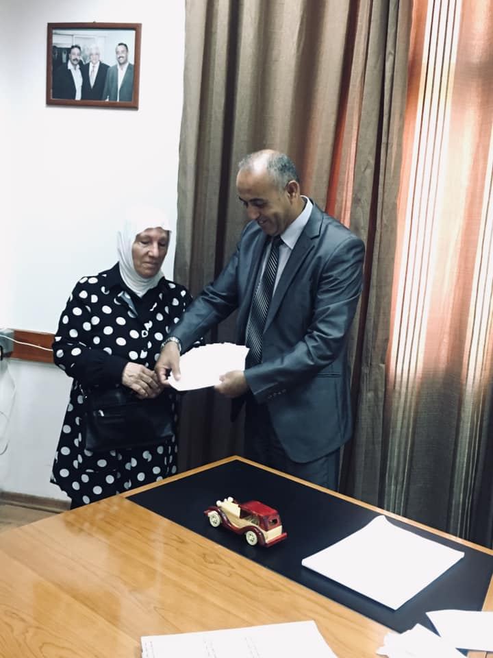  محافظة جنين تتسلم مكرمة رئاسية للحالات الانسانية في المحافظة
