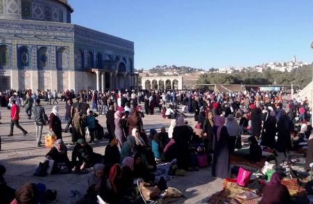  إسرائيل تمنع المصلين من الاعتكاف داخل 'الأقصى'