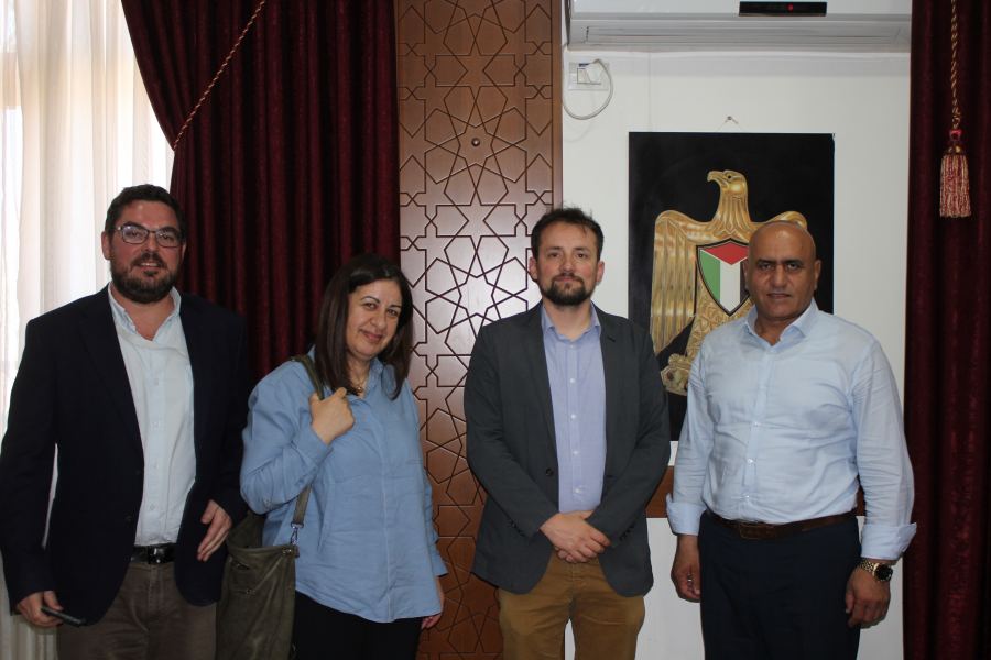 محافظ جنين يطلع بعثة الصليب الأحمر الدولي على الأوضاع العامة في المحافظة