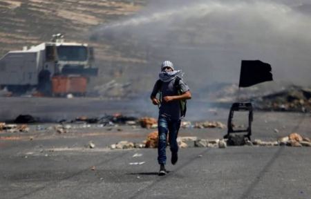  إصابة عشرات الفلسطينيين خلال قمع الاحتلال مسيرة في نابلس
