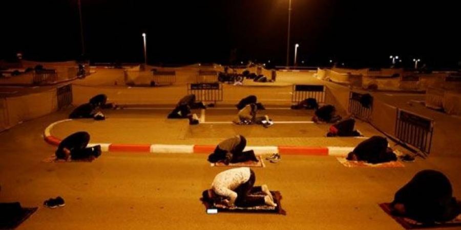 استثناء المساجد “غير مبرَر”.. مقترح للصلاة في الساحات ضمن ضوابط