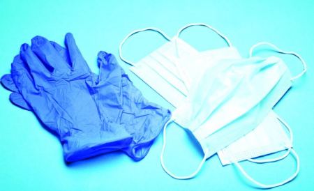 “الاقتصاد” و “الصحة” تحددان السقف السعري الأعلى للكمامات والكفوف