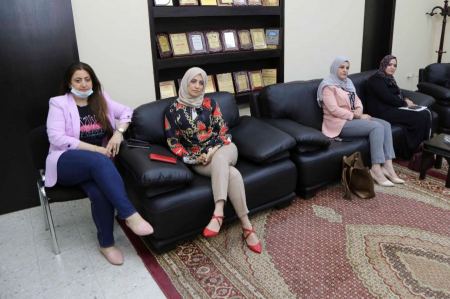 قلقيلية : المحافظ يلتقي وفدا من النادي النسوي البيئي