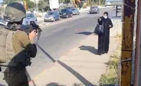 الاحتلال يسلم جثمان الشهيدة رحاب الحروب من قرية وادي فوكين غرب بيت لحم