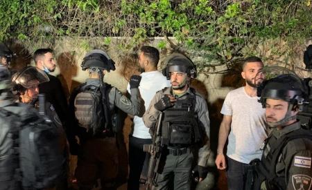 "اسرائيل " تبعث برسائل : لا نريد التصعيد ونسعى لاحتواء الموقف