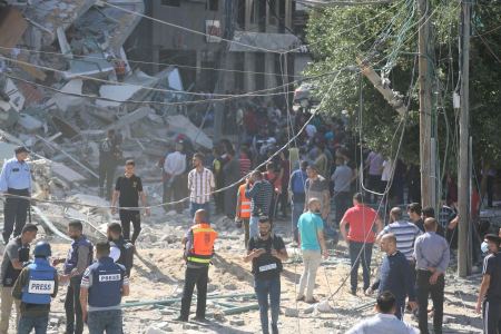 انتشال جثامين 3 شهداء غرب غزة يرفع الحصيلة منذ فجر اليوم إلى 7