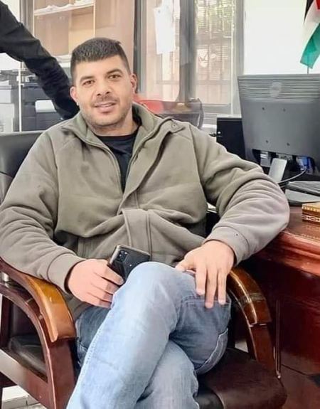 وفد من مجلس إدارة نادي الأسير وعلى رأسه خنساء فلسطين أم ناصر أبو حميد وأم الأسير ماهر يونس يعزي باستشهاد الأسير داود الزبيدي